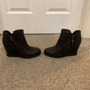 Ugg Australia Myrna Lodge wedge bootie ankle boots sz 9